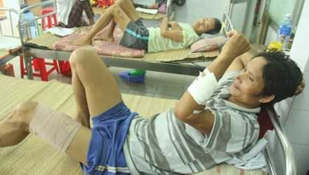 Anh Hồ Văn Ven đang được điều trị tại Bệnh viện Đa khoa Quảng Nam.