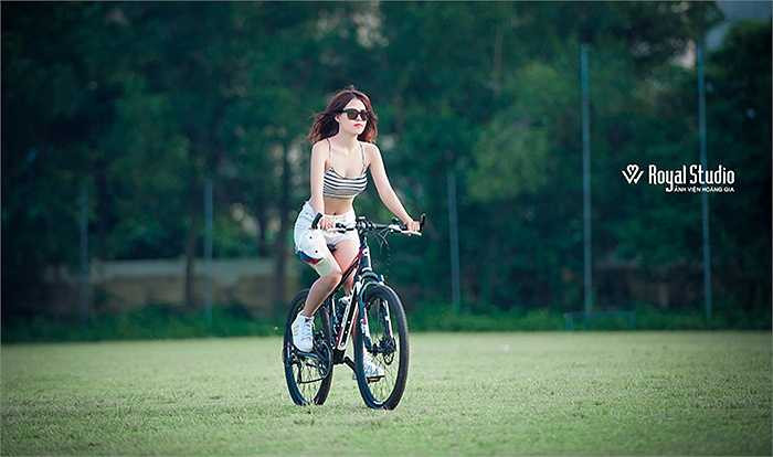 Cô giáo Lê Thị Cẩm Vân (tiểu học Nam Đồng, Nam Trực, Nam Định) bất ngờ nổi tiếng trên mạng qua bài văn của học sinh