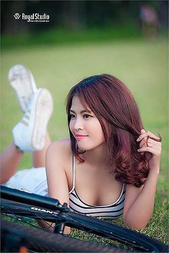 Trong mắt các học sinh của lớp 5B, cô giáo có chiều cao 1m68 này được ví như 'siêu mẫu'. Bài văn tả cô giáo 'siêu mẫu' ngay lập tức được lan truyền trên mạng