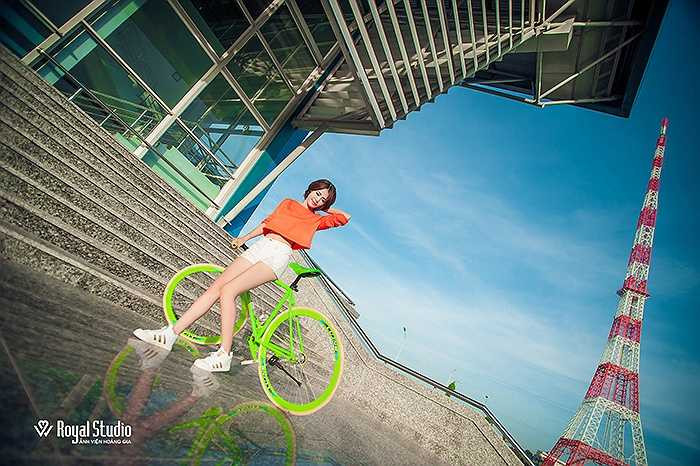 Vân vẫn còn nhớ kỷ niệm vô cùng ấn tượng khi được học trò trong lớp tặng cho một bó hoa đủ loại từ các loại hoa dại, đến hoa hồng, hoa nhài... được bó cẩn thận để trong một cái lon sữa đã hết.