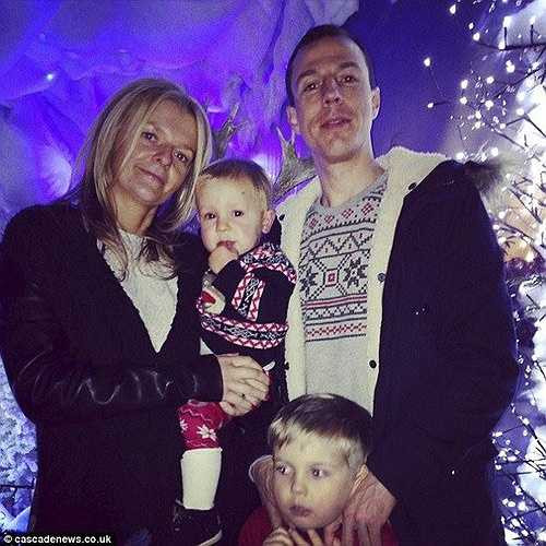 Cô đã phải phẫu thuật cắt bỏ phần chân dưới đầu gối và cắt ngón tay để đảm bảo mạng sống. Khi Tracy mắc bệnh, người thân chỉ nghĩ rằng cô bị cúm. Đó là một căn bệnh phổ biến. Trong suốt thời gian Tracy nằm viện, chồng cô, Brad, luôn ở bên cạnh chăm sóc 