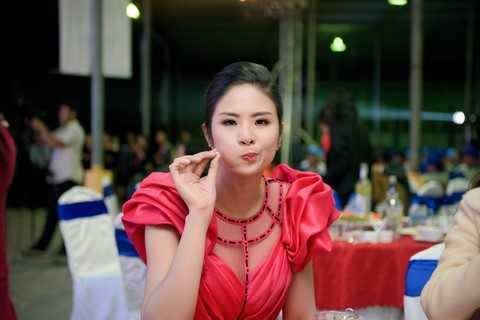 Phút nhí nhảnh của Đại sứ thương hiệu thân thiện của Tân Á Đại Thành 