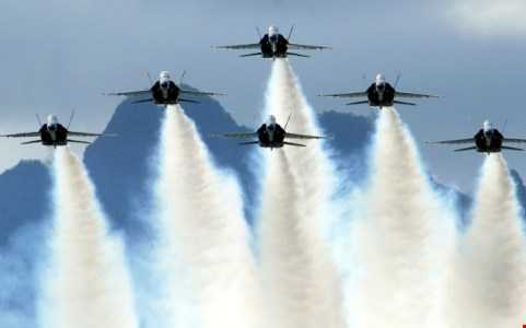 Các chiến đấu cơ hiện đại J-11BH/BHS của Hải quân Trung Quốc có thể được điều đi tuần tra quanh các đảo nhân tạo mà nước này cải tạo trái phép ở Biển Đông