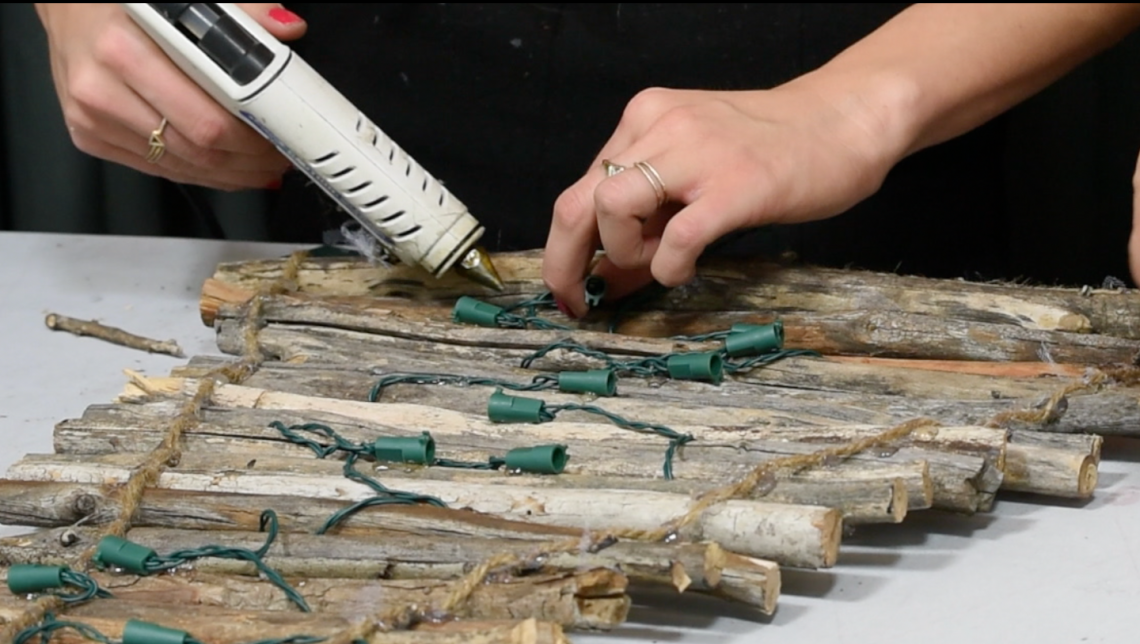 Tự làm "cây thông" trang trí Noel cực chất chỉ với 150.000 đồng