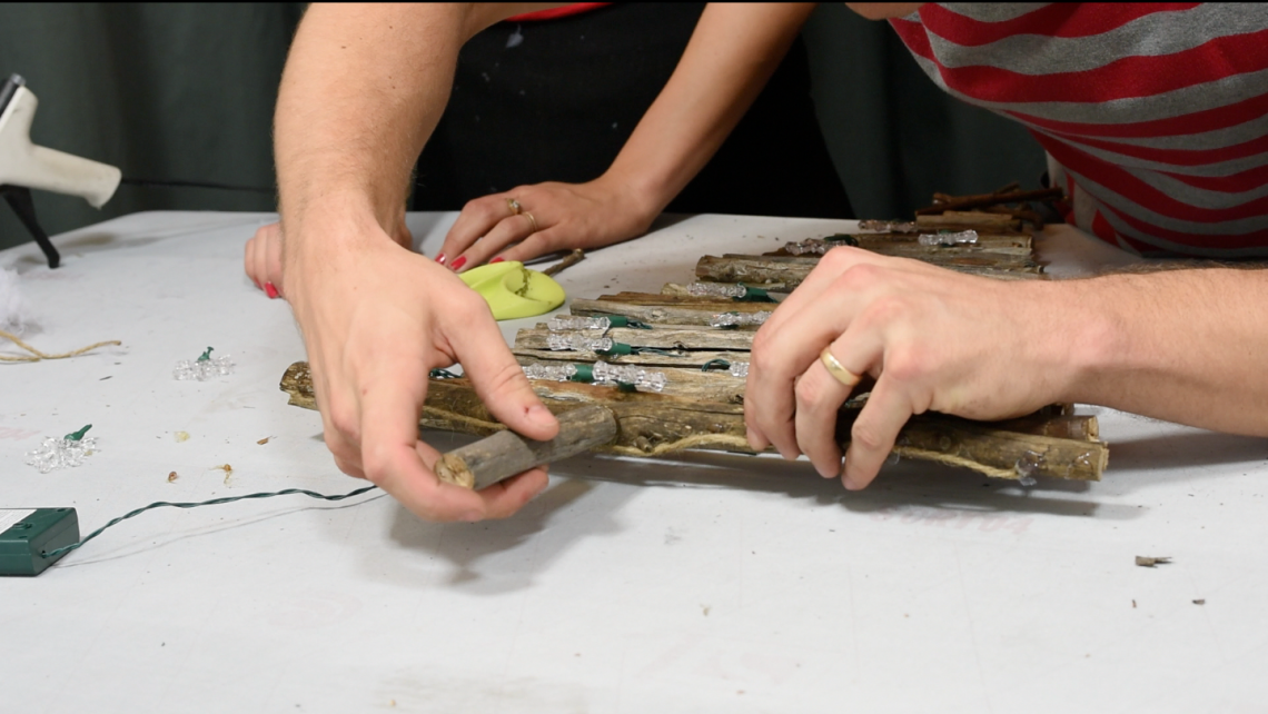 Tự làm "cây thông" trang trí Noel cực chất chỉ với 150.000 đồng