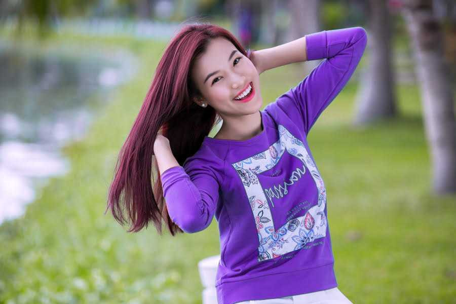 Hoàng Oanh - bạn gái của nam diễn viên Huỳnh Anh - chia sẻ, từ ngày bé tới giờ, cô vẫn luôn trung thành với kiểu tóc dài và chưa bao giờ có ý muốn thay đổi. 