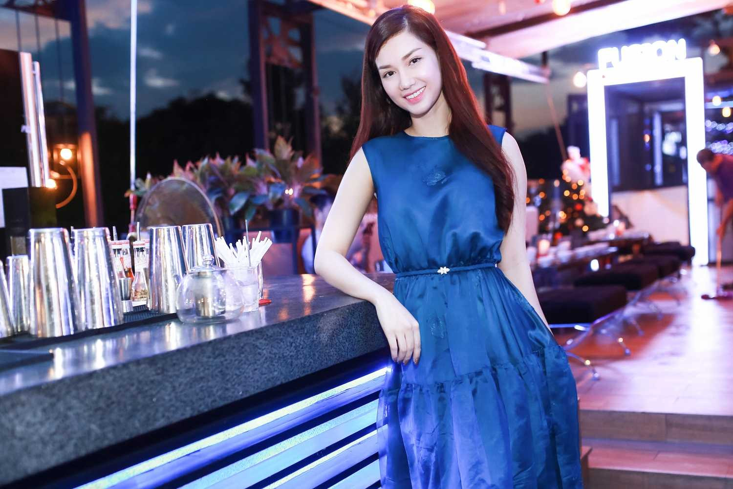 Quỳnh Chi "chịu chơi" bỏ 150 triệu mời 5000 khán giả xem phim