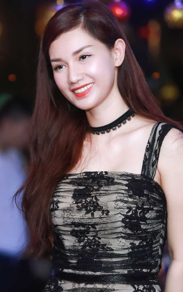 Quỳnh Chi "chịu chơi" bỏ 150 triệu mời 5000 khán giả xem phim