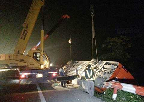 Hiện trường vụ tai nạn giao thông kinh hoàng trên cao tốc Pháp Vân - Cầu Giẽ