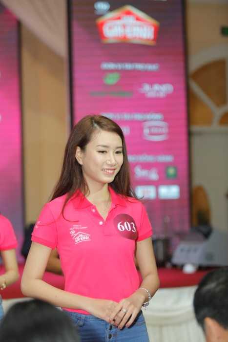 “Nữ sinh viên Việt Nam duyên dáng 2015”