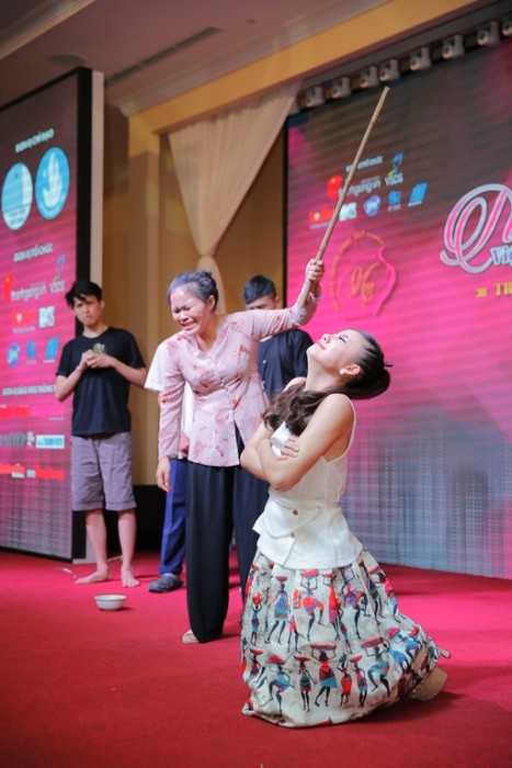 “Nữ sinh viên Việt Nam duyên dáng 2015”