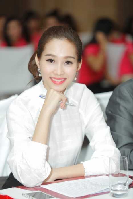 Hoa hậu Đặng Thu Thảo