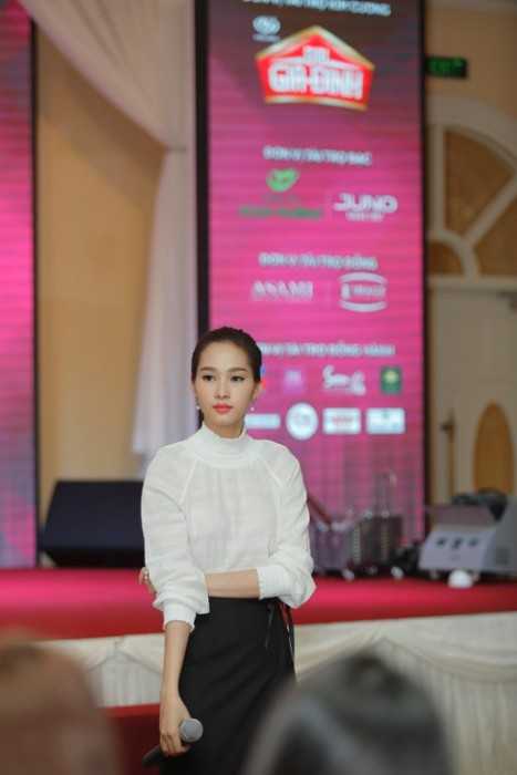 Hoa hậu Đặng Thu Thảo