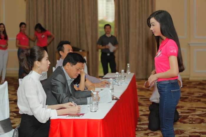 “Nữ sinh viên Việt Nam duyên dáng 2015”