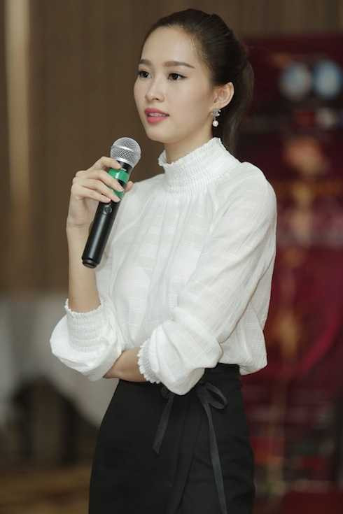 Đặng Thu Thảo sexy với áo voan xuyên thấu. 5