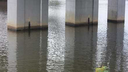 Khu vực sông Hương đoạn chảy qua cầu Dã Viên nơi phát hiện sự việc.