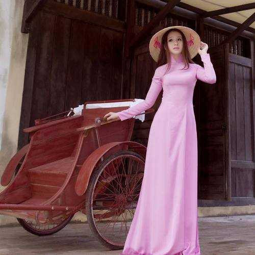 Nữ MC Nguyễn Thị Hằng