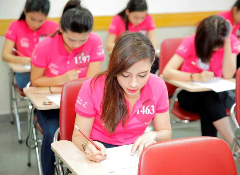 Nữ sinh viên Việt Nam duyên dáng 2015