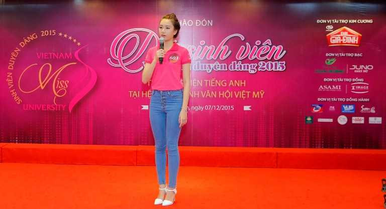 Nữ sinh viên Việt Nam duyên dáng 2015