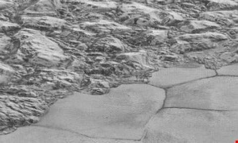 Mới đây, người mẫu Trang Trần đã xác nhận bạn trai Việt kiều - Louis Trần chính là bố của bé Kiến Lửa cô vừa hạ sinh cuối tháng 11 vừa rồi. Anh hiện đang sống và làm việc ở nước ngoài.