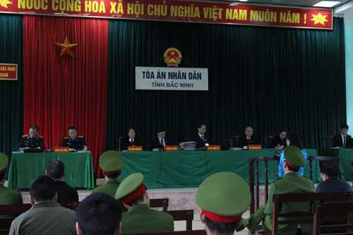 Quang cảnh phiên toà sáng 9/12