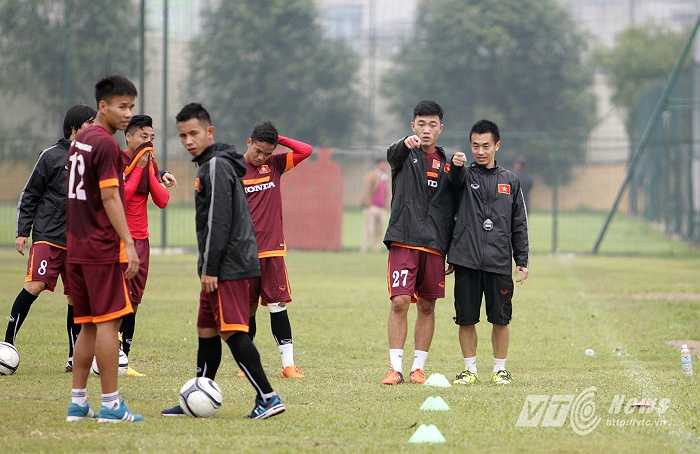 Chấn thương khắp cơ thể mỗi dịp tập cùng HLV Miura khiến bầu Đức nhiều lần cảm thấy xót xa