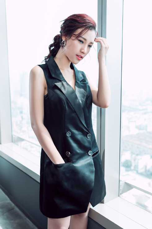 Á hậu Hoàng Oanh nâng cấp phong cách với loạt váy áo sành điệu