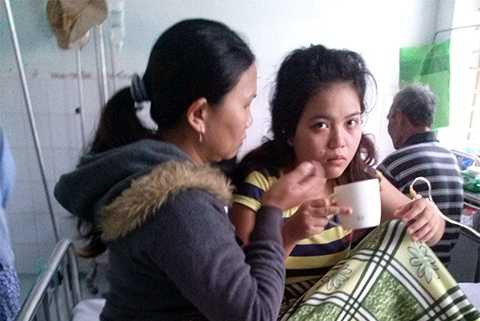 Cả nhà nguy kịch, con trẻ tử vong, đốt than sưởi ấm, Quảng Nam, bệnh viện, cấp cứu