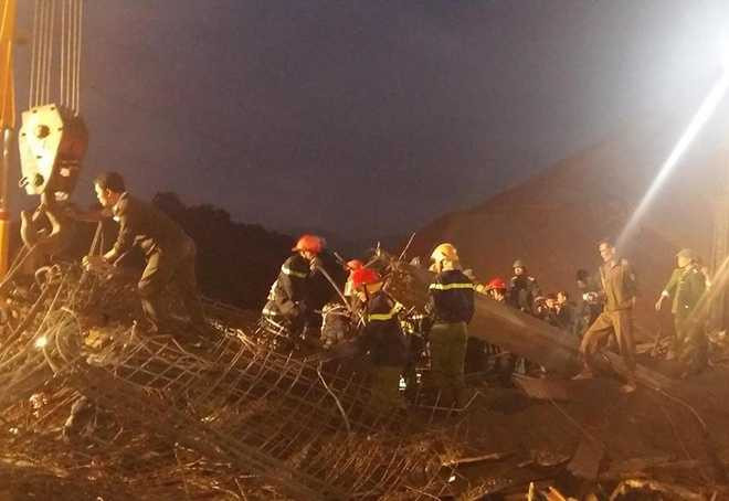 Công trình xây dựng cây xăng ở xã Sơn Kim I, huyện Hương Sơn (Hà Tĩnh) đang xây phần thô, có mái vòm dài 18 m, rộng 13 m, cao 5,2 m.