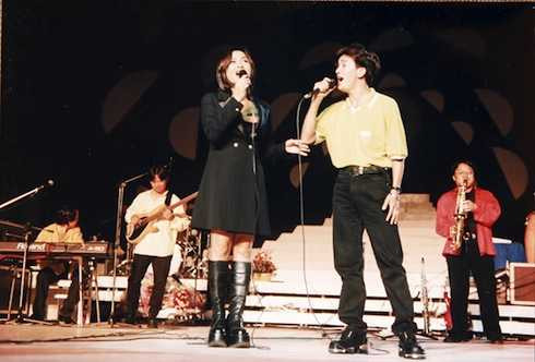 Dù vậy, chị vẫn tự tin tham gia những sân khấu lớn, nhỏ toàn quốc.