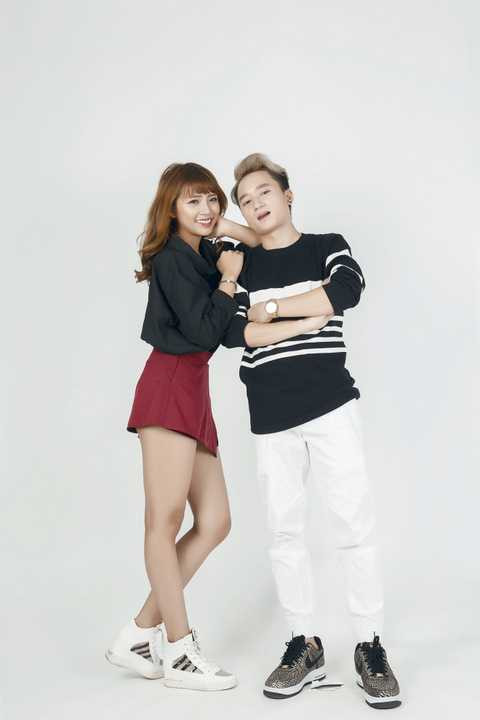 Ra mắt album “Vợ người ta” vào ngày 14/9, MV “Vợ người ta” vào ngày 6/10, cái tên Phan Mạnh Quỳnh trở nên vụt sáng, và là từ khóa kiếm tìm, chia sẻ nhau với tốc độ chóng mặt trên cộng đồng mạng. 