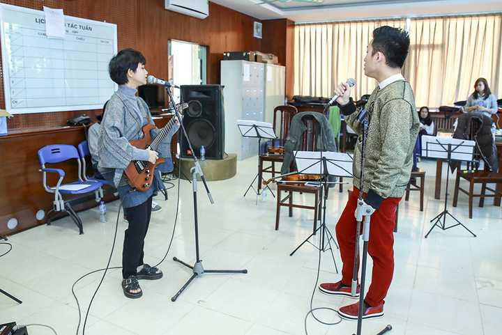 Nữ ca sĩ Thanh Lam và Lê Cát Trọng Lý cũng đã thu xếp lịch biểu diễn để cùng tập luyện với Tùng Dương cho hai đêm nhạc sắp tới.