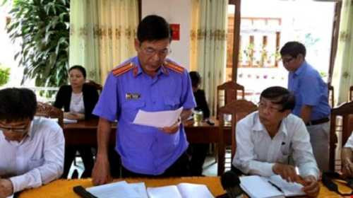 Đại diện Viện kiểm sát trả lời câu hỏi PV báo