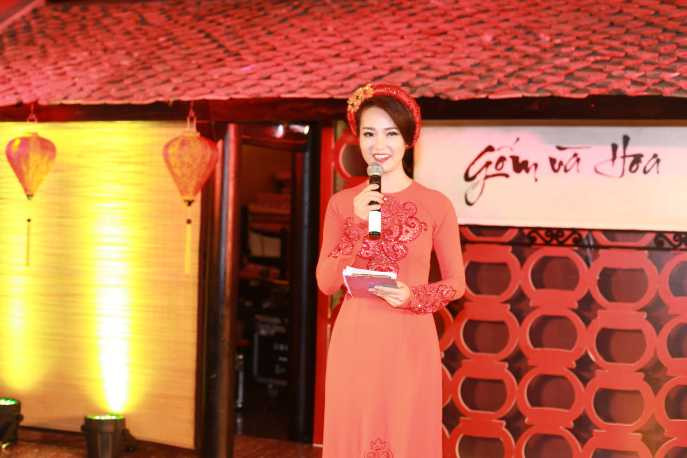 Vừa qua, chương trình nghệ thuật với chủ đề "Gốm và Hoa" với sự tham gia của nhiều người nổi tiếng như hoa hậu Bảo Ngọc, Á hậu Thụy Vân, MC Thái Dũng, người mẫu Hạ Vy...