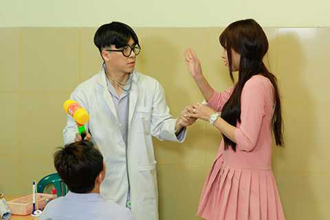 Cách đây không lâu, cặp đôi đã tái hợp trong nhiều bộ ảnh mới và MV “Cứ ngỡ là mơ”. Điều này làm không ít người hâm mộ hoang mang về việc “nối lại tình xưa” của cả hai. Tuy nhiên, cả Hải Băng và Tiến Dũng đã khẳng định giữa họ chỉ tồn tại mối quan hệ bạn bè, đồng nghiệp.