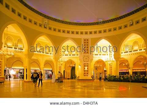 Thiết kế vòm ấn tượng của khu chợ