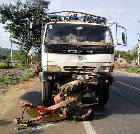 Hiện trường vụ tai nạn thảm khốc