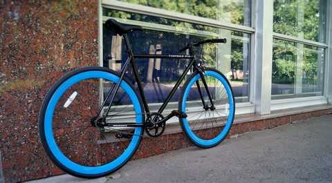 Topbike fixed gear được tặng 400.000 đồng và 9 phụ kiện: Phanh, chân chống, chắn bùn gấp, đèn nháy, đèn treo dưới yên, gá treo đèn 360, chuông la bàn, khóa số, cẩm nang fixed gear. Topbike fixed gear được tặng 400.000 đồng và 9 phụ kiện: Phanh, chân chống, chắn bùn gấp, đèn nháy, đèn treo dưới yên, gá treo đèn 360, chuông la bàn, khóa số, cẩm nang fixed gear.