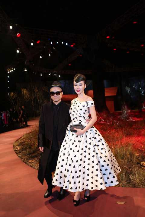 Trong show diễn, Angela Phương Trinh đảm nhiệm vai trò vedette