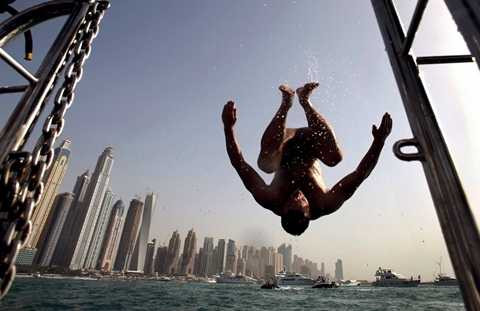 Ngoài ra, việc bơi lội cũng là một lựa chọn hoàn hảo cho du khách