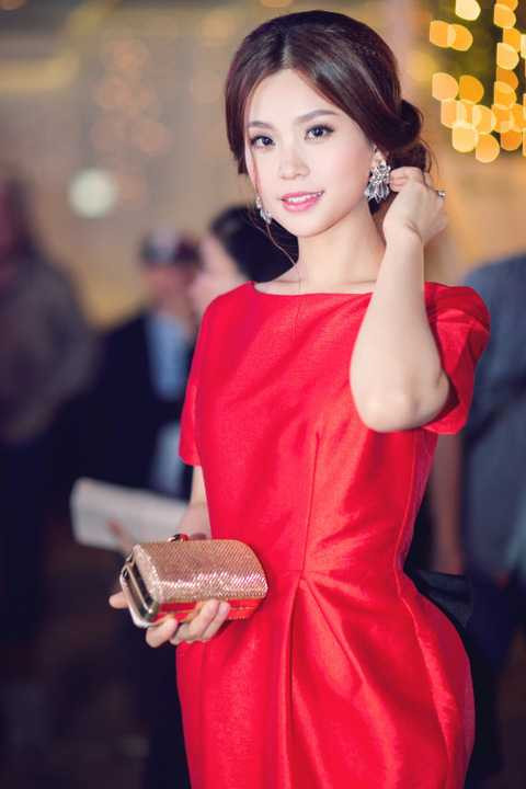 Mỹ nhân gốc Vĩnh Long hy vọng sẽ nhận được sự chúc phúc từ phía người hâm mộ.