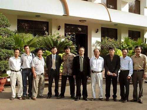 Các luật sư, nhà báo theo đuổi vụ án Huỳnh Văn Nén. Ảnh tư liệu Các luật sư, nhà báo theo đuổi vụ án Huỳnh Văn Nén. Ảnh tư liệu