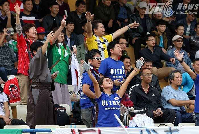 Dù chỉ là trận giao hữu nhưng CĐV Nhật đến khá đông và cổ vũ nhiệt tình