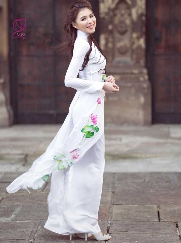 Với quan điểm “Cho đi là nhận lại”, Nhiên luôn tham gia các hoạt động <a href='https://vtcnews.vn/xa-hoi.2.0.html' >xã hội</a> như Hiến máu nhân đạo và đặc biết là những hoạt động thiện nguyện cùng gia đình và bạn bè: Đêm hội Trăng Rằm với trẻ em khuyết tật ở trại trẻ mồ côi, chương trình từ thiện tại bệnh viện Tâm thần, thăm và trao quà nạn nhân chất độc màu Da Cam hay những chuyến từ thiện ở Lâm Đồng.