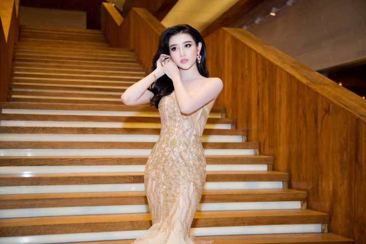 Mới đây, cô gây nhiều chú ý khi sang Myanmar tham gia diễn xuất trong The lover with beautiful heart - một bộ phim được thực hiện kỷ niệm mối quan hệ ngoại giao giữa Việt Nam và nước bạn.