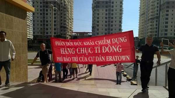 Chủ đầu tư chiếm dụng phí bảo trì, cư dân căng bảng phản đối