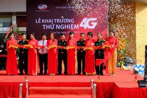 PTGĐ Viettel Telecom Ông Đặng văn Nhiên cắt băng công bố sự kiện thử nghiệm dịch vụ 4G chính thức bắt đầu tại Bà Rịa Vũng Tàu. 