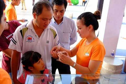 Khách hàng đầu tiên trải nghiệm dịch vụ 4G