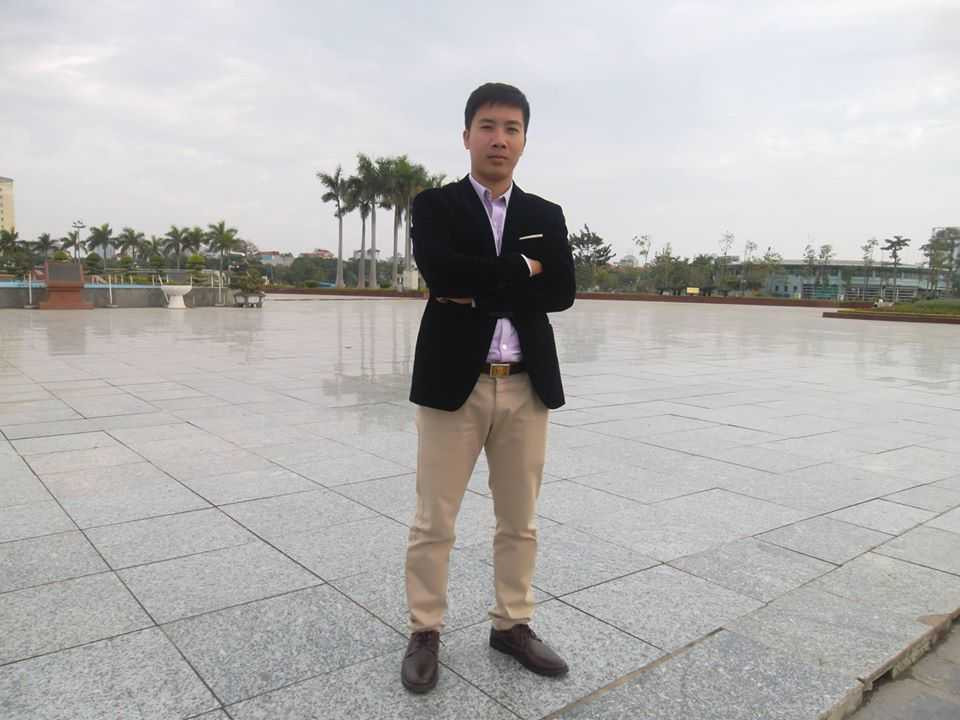 Nguyễn Minh Đức - sinh năm 1982 là sinh viên lớp B2 Văn bằng 2, K13