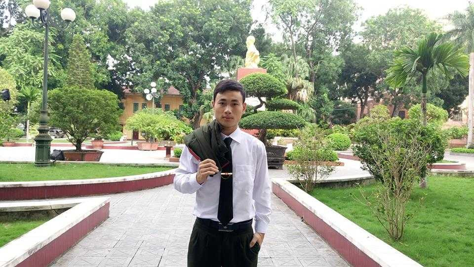 Giàng A Vàng hiện là sinh viên năm 2, lớp B4D46. Chàng trai có năng khiếu thổi sáo, võ thuật